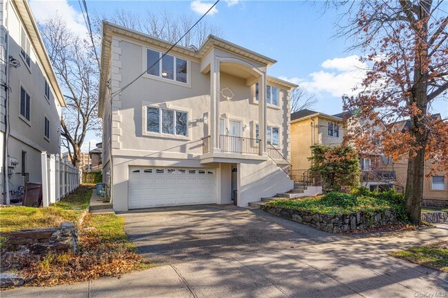 Building Photo - 453 N Terrace Ave