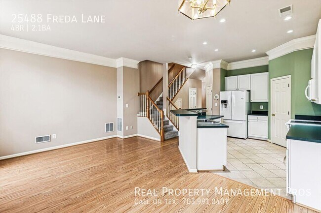 Building Photo - 25488 Freda Ln