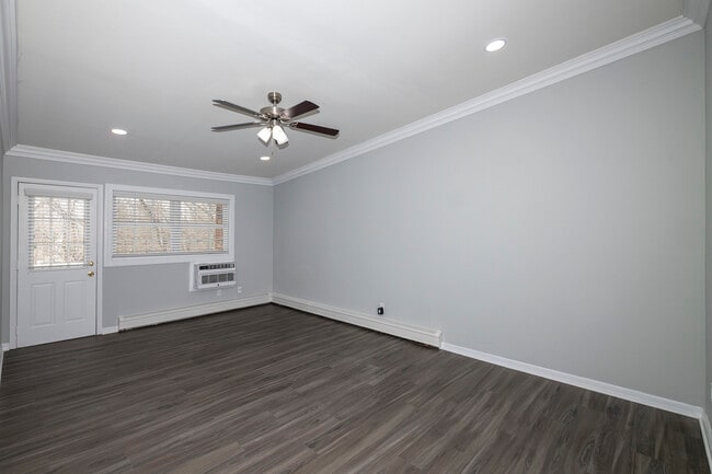 Foto del edificio - Fairfield Pines East