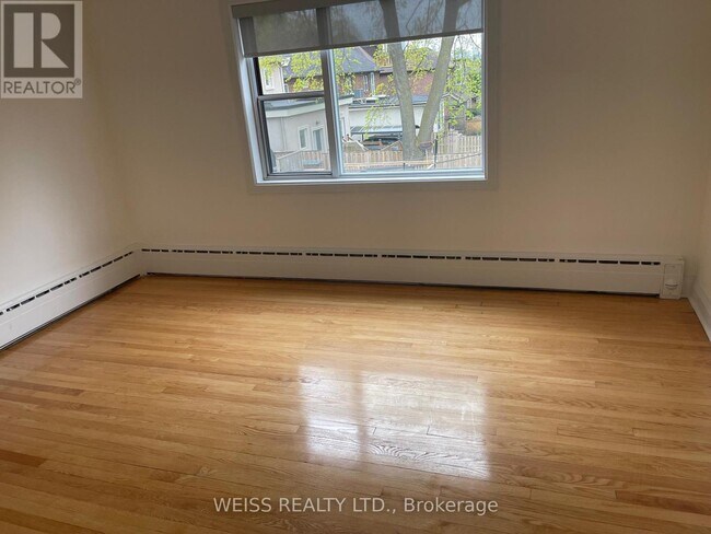 Photo du bâtiment - 517-517 Eglinton Ave W