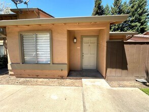Building Photo - 4004 Elmo Loop