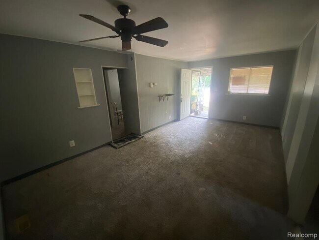 Foto del edificio - 5625 Pelham St