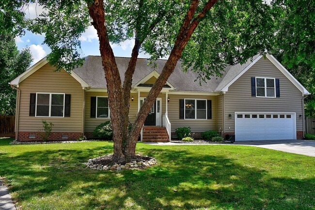 Building Photo - Tastefully Renovated Ranch in Hickory on q...