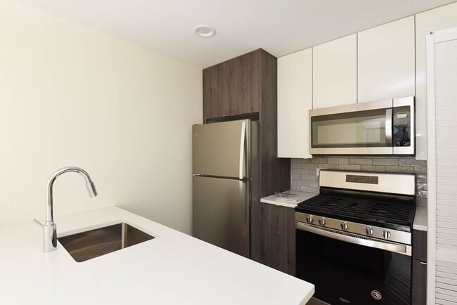 Building Photo - 1016 W Grace St