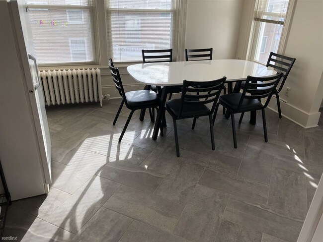 Building Photo - 7 br, 2 bath Apartment - 826 Tappan Ave D