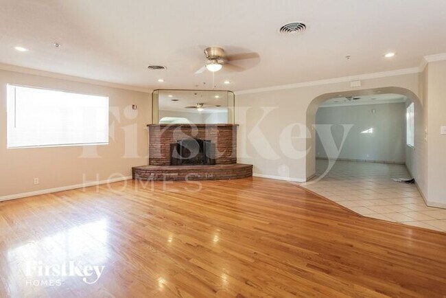 Building Photo - 1508 Houssels Avenue