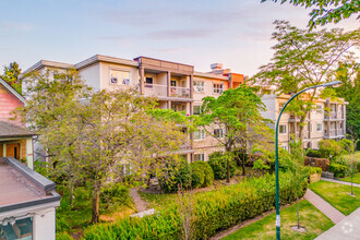 Building Photo - Kitsilano Shores