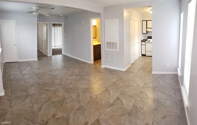 Foto del edificio - 2 br, 2 bath 4plex - 402 Manuel Dr Unit C