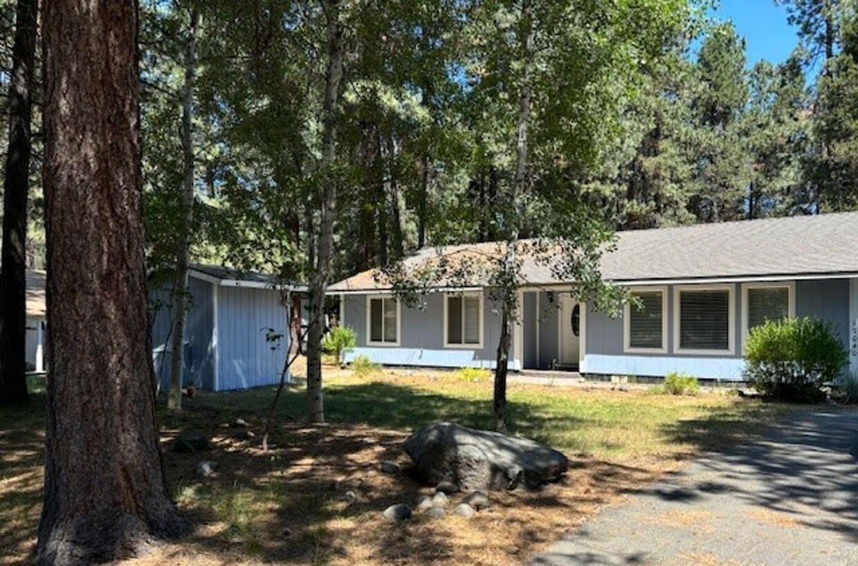 Primary Photo - 17040 Azusa Road, Bend OR 97707