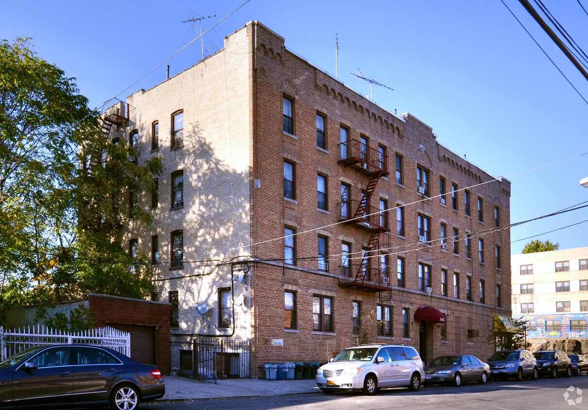 3415 Colden Ave, Bronx, NY 10469 Apartments in Bronx, NY