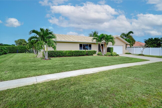Building Photo - 22137 Serenata Cir E