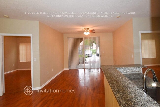 Building Photo - 2548 Centergate Dr