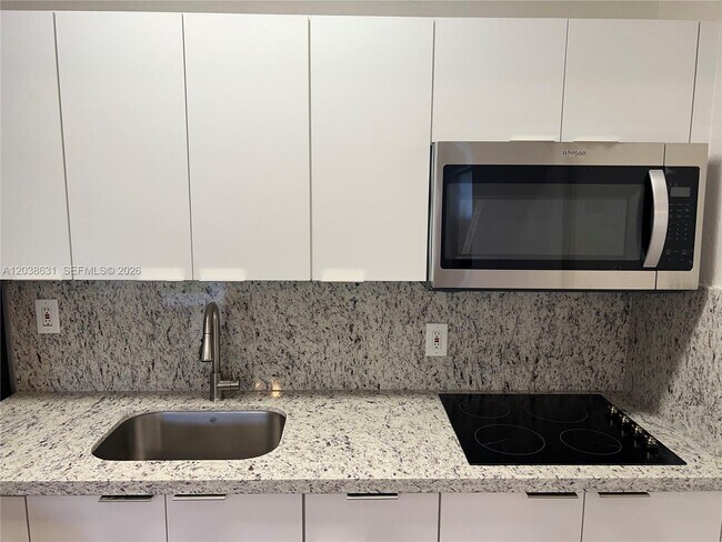 Building Photo - 361 Sharar Ave