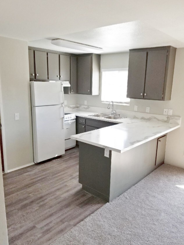 Kitchen - New Appliances in 1 week! - 520 65th St