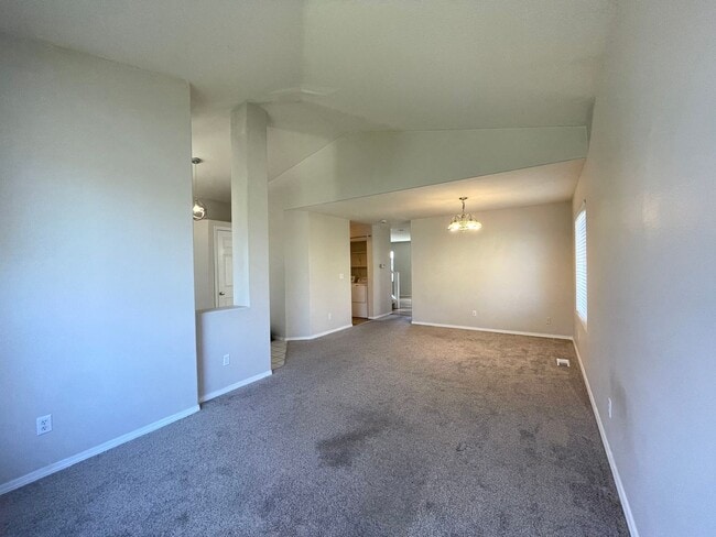 Building Photo - Charming 3 Bed, 2 Bathroom House in Clacka...