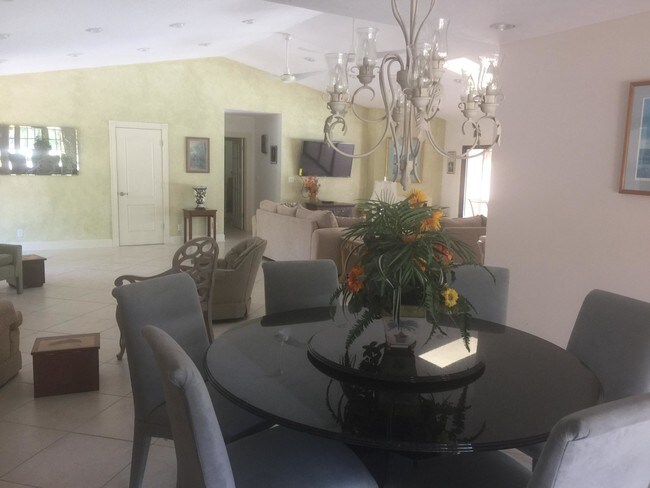 Foto del edificio - 2520 Greenbriar Dr
