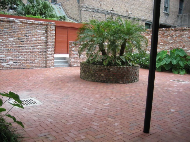 patio - 519 Iberville