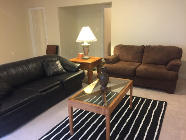 Foto del edificio - 10000 Summerwood Ln