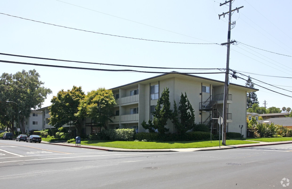 Cal Medio Apartments - The Camille North Apartments