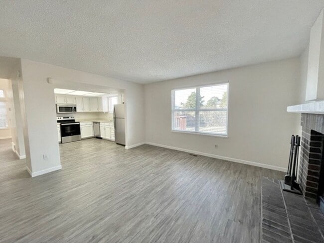 Building Photo - Renovated 2 Story Briargate Home with 3 Be...