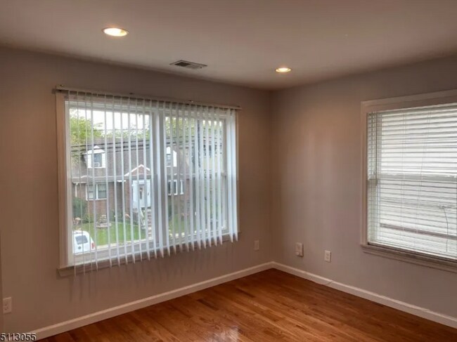 Foto del edificio - 137 Brighton Ave