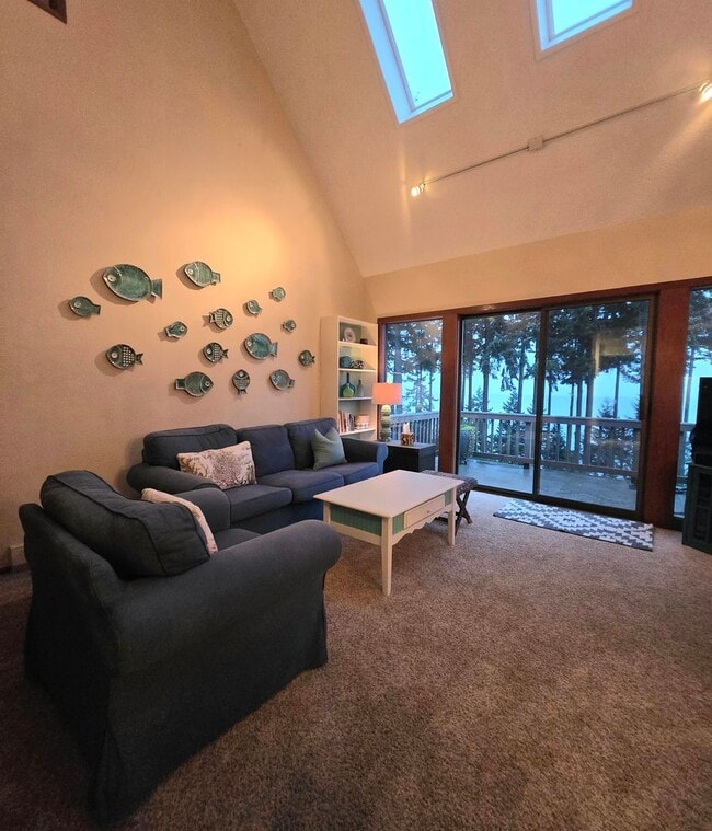 Building Photo - 2 Bed, 2 Bath Furnished Kala Point Top-Floor Condo with Views, Decks & Resort Amenities