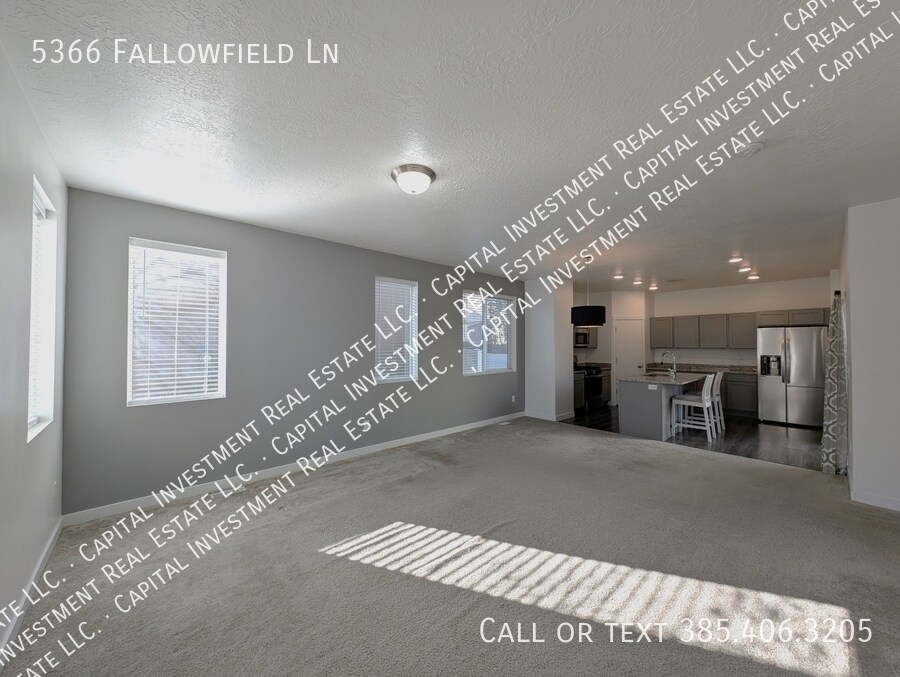 Foto principal - 5366 Fallowfield Ln