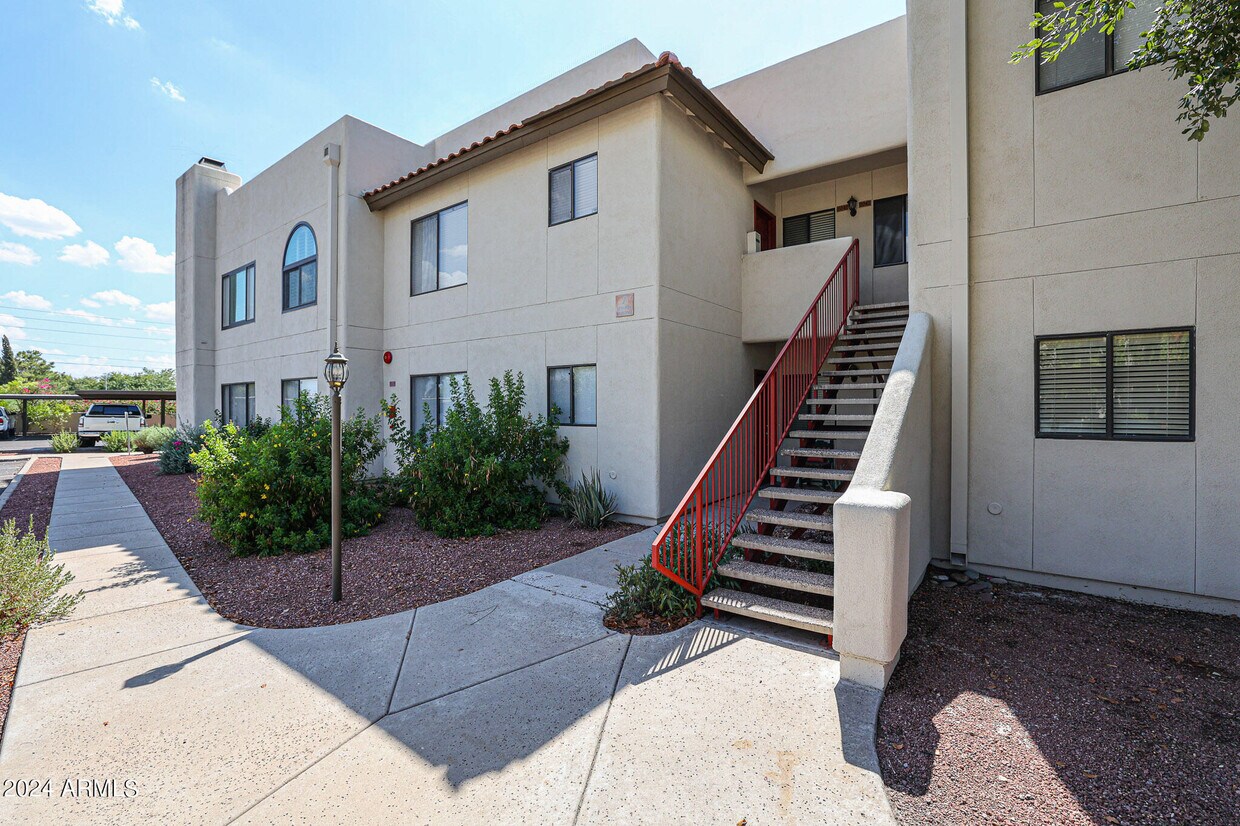 Primary Photo - 750 E Northern Ave