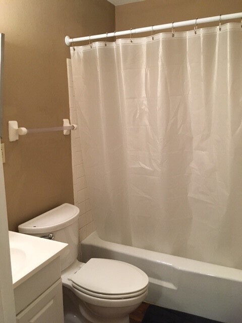 Bathroom - 1445 E Market St