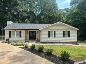 Building Photo - 1437 Huntly Ct