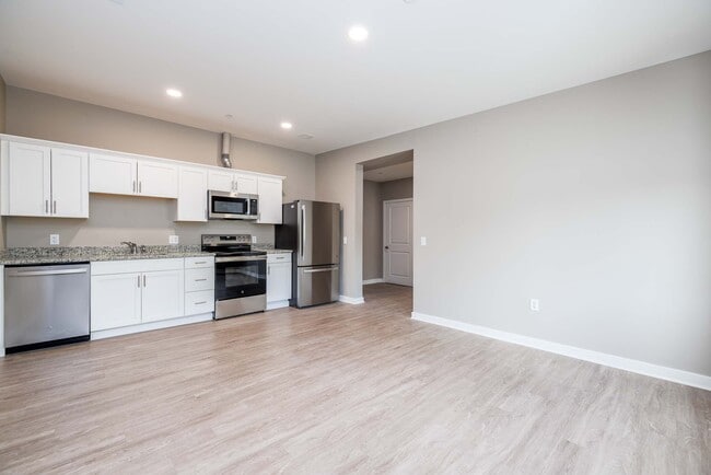 Building Photo - 5 Chestnut St