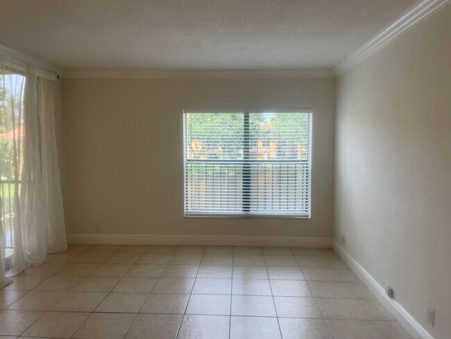 Foto del edificio - 3884 Coral Tree Cir