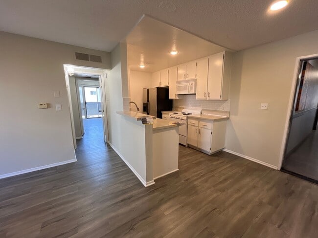 Interior Photo - 951 S. Oxford