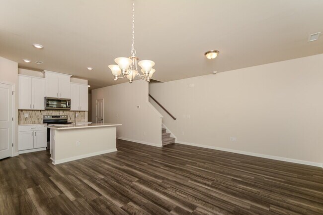 Building Photo - 217 Brook Farm Ln