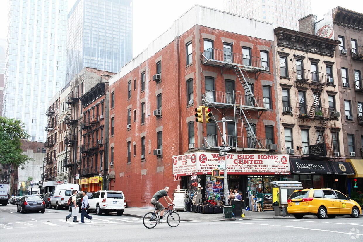 Building Photo - 778 9th Ave