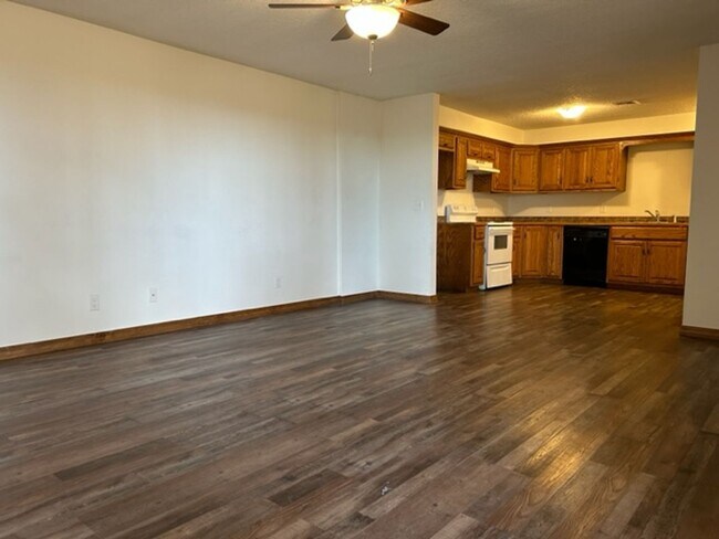 Foto del edificio - 3 BEDROOM 2 BATH APARTMENT FOR LEASE IN CARL JUNCTION-$995.00 RENT-$995.00 DEPOSIT