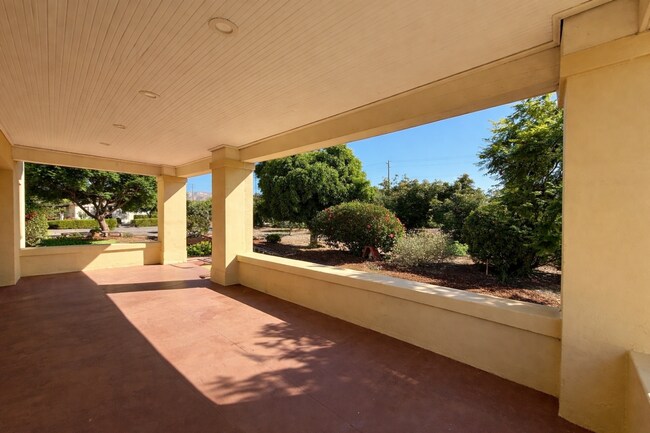 Foto del edificio - Spacious Somis Country Estate – 4+3 4,000 Sq. Ft. of Timeless Charm