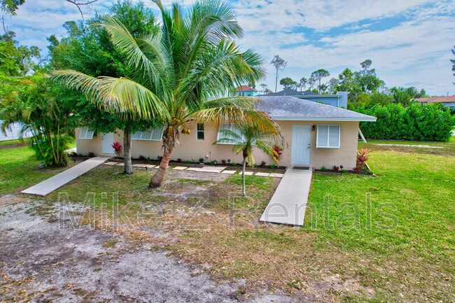 Building Photo - 3069 Woodside Ave