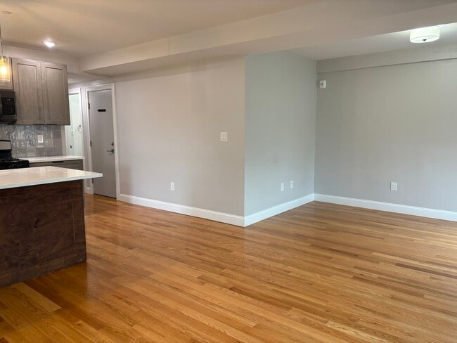 Foto del edificio - 595 Main St