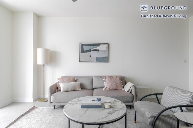 Building Photo - 729 NW 2nd St