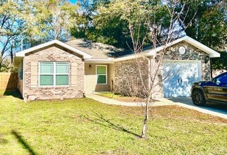 Building Photo - 415 E Field Ave