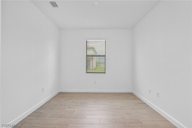 Building Photo - 20253 KIngmont Dr