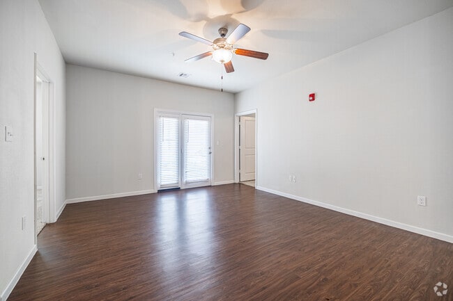 2BR, 2BA - 968SF - Living Room - The Brooks on Heritage Parkway