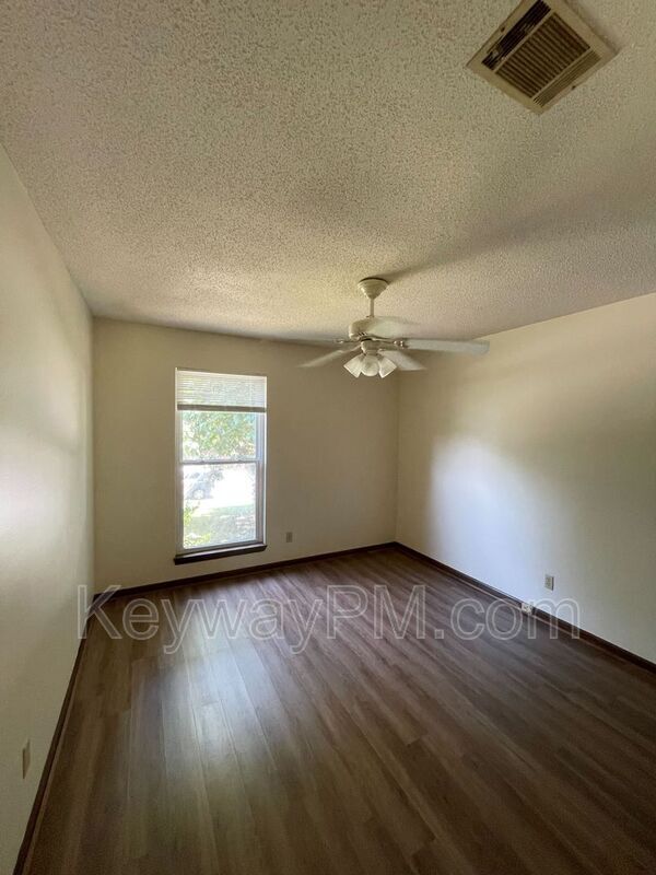 Building Photo - 830 Audubon Cir