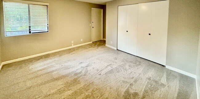 Foto del edificio - Edmonds Townhouse Quiet End-unit
