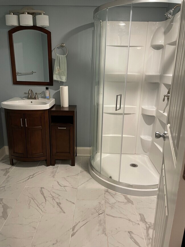 Master bath - 6 Walnut St