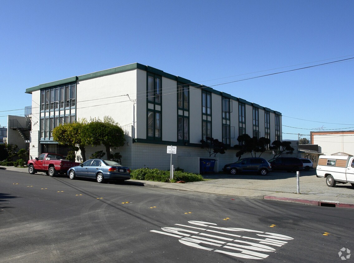 Foto principal - 1050 Beech St