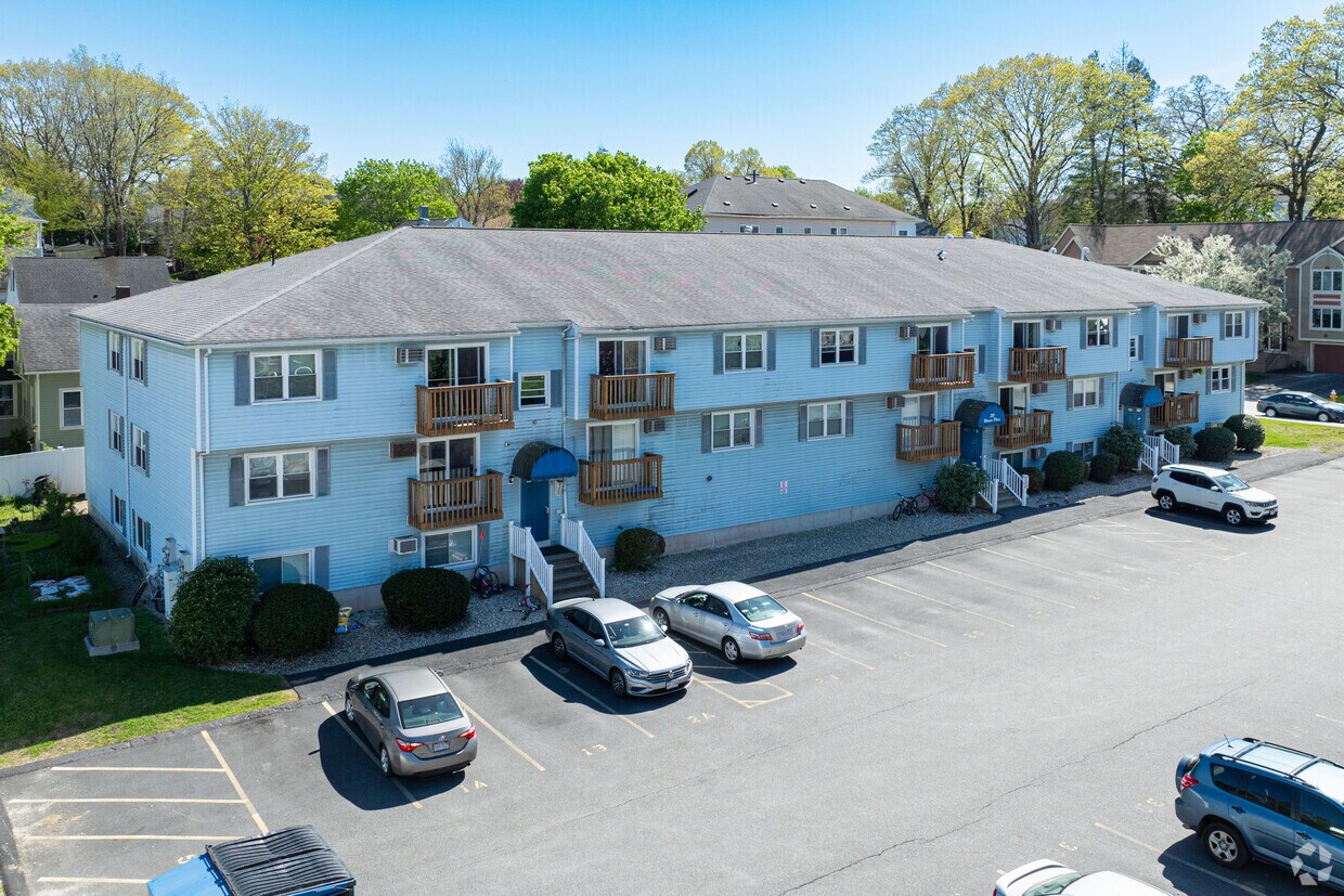 Primary - 20 Warner Ave