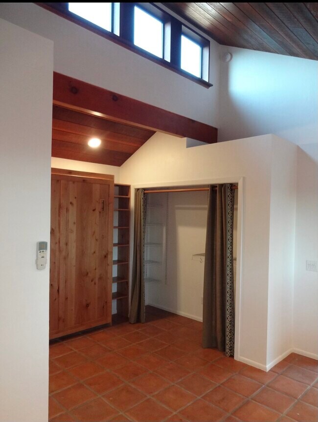 Foto del edificio - 1366 Old Oak Park Rd