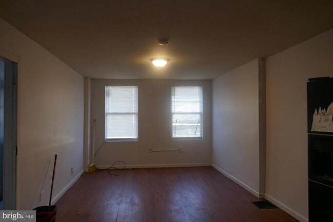 Foto del edificio - 210 E 14th St